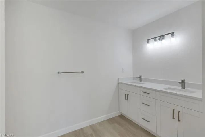 owner's ensuite bath/bano principal