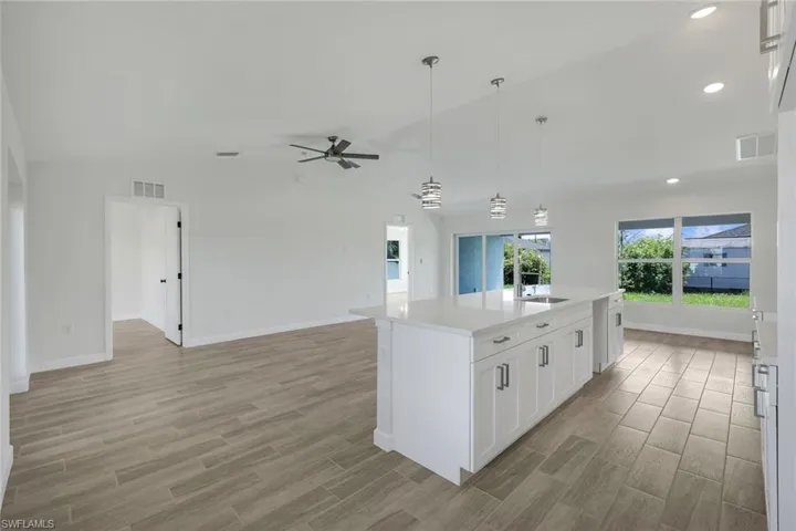 1409 Ne 18th Pl, Cape Coral, Florida 33909