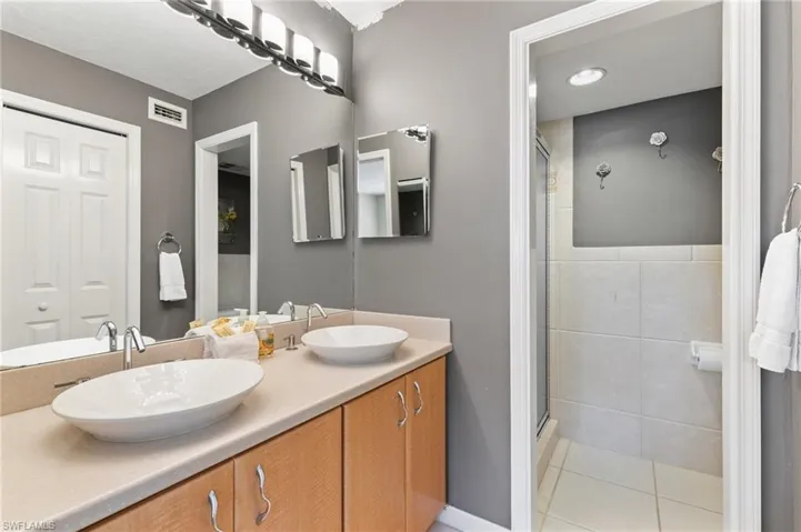 Double sinks with separate water closet