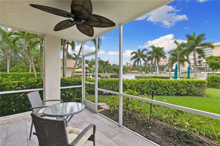 Tiled lanai perfect for morning coffee