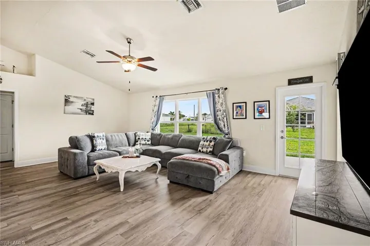 1223 Nw 15th Pl, Cape Coral, Florida 33993