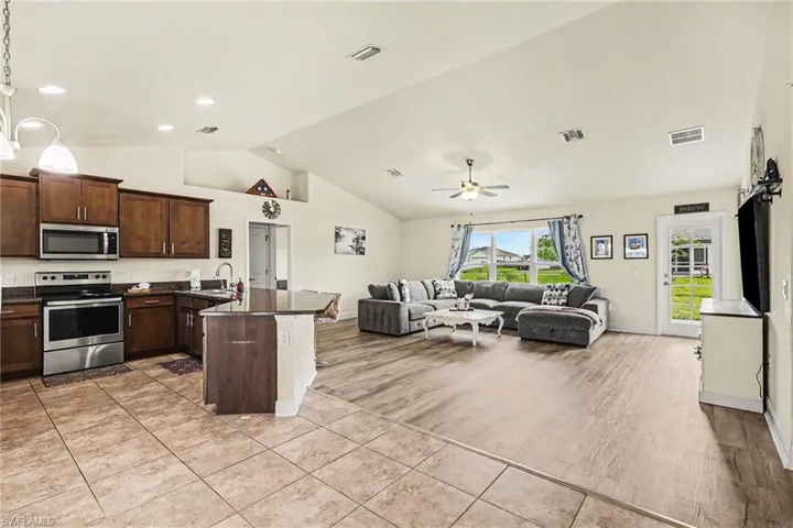1223 Nw 15th Pl, Cape Coral, Florida 33993