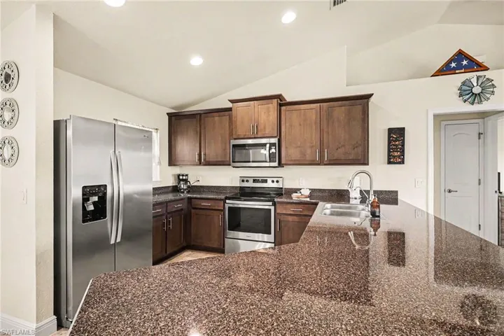 1223 Nw 15th Pl, Cape Coral, Florida 33993
