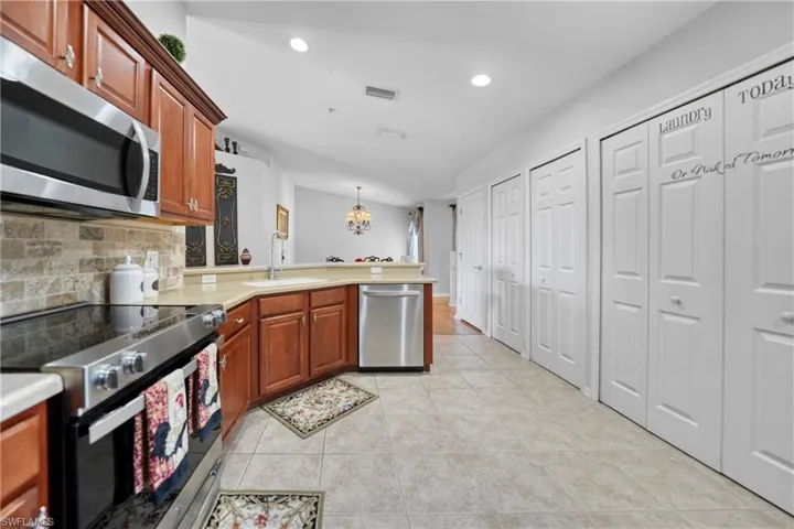 2616 Somerville LOOP # 2104, CAPE CORAL FL 33991
