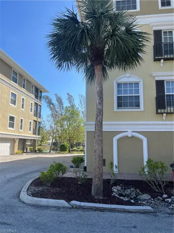 10091  Lake Cove  DR, Fort Myers, FL 33908