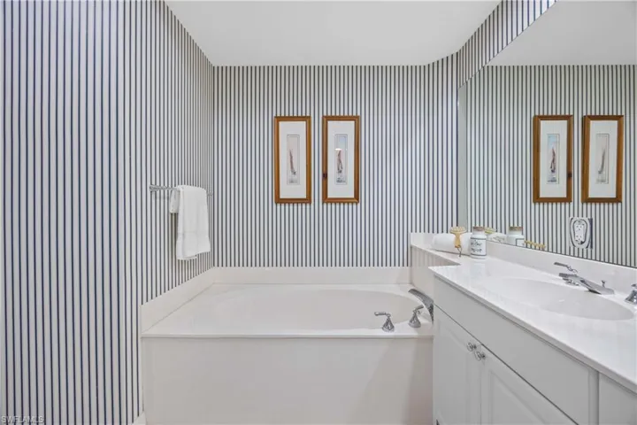 400  Flagship  DR, Naples, FL 34108