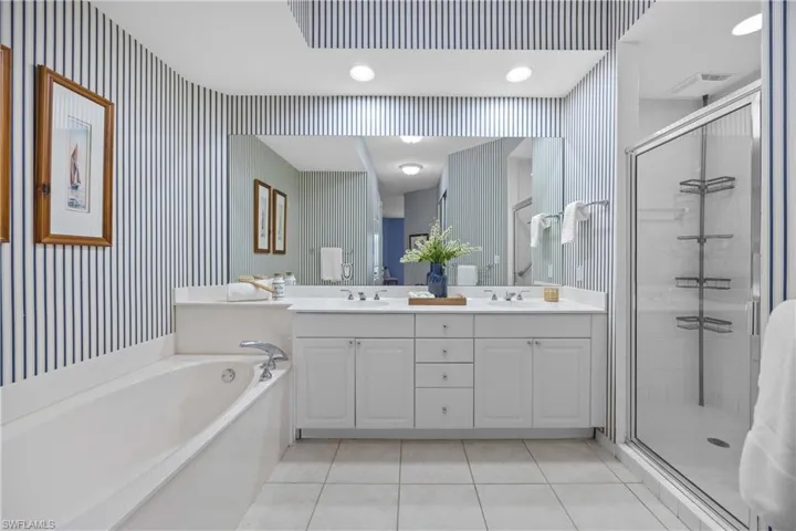 400  Flagship  DR, Naples, FL 34108