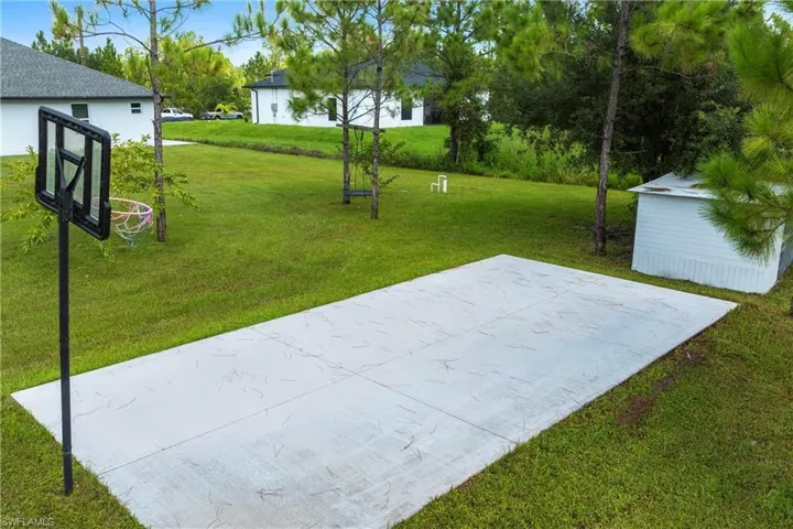 View of grassy yard