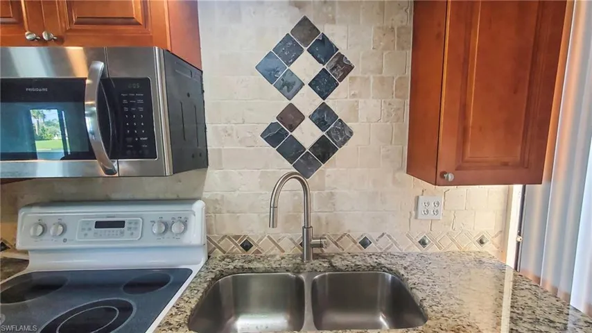1168  Lake McGregor  DR, Fort Myers, FL 33919