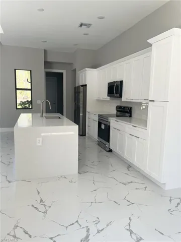 4448 14th Ave Ne, Naples, Florida 34120