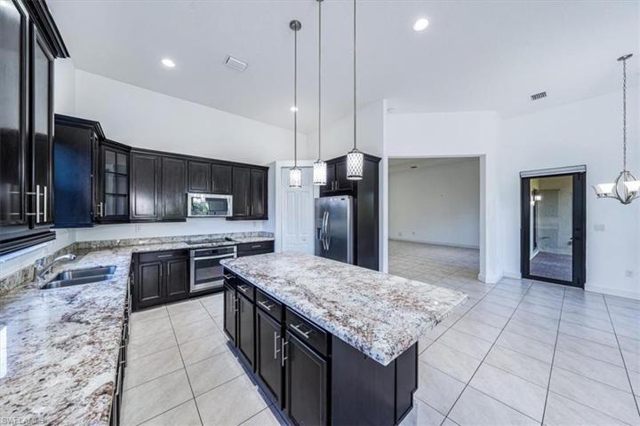 5551 Ferrari AVE, AVE MARIA FL 34142