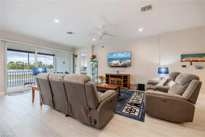 2555  Seychelles  DR, Naples, FL 34112