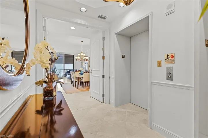 Private elevator lobby