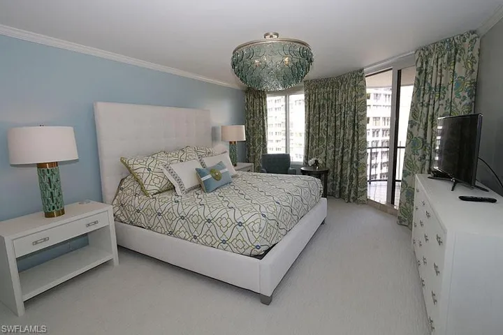 4251  Gulf Shore N BLVD, Naples, FL 34103