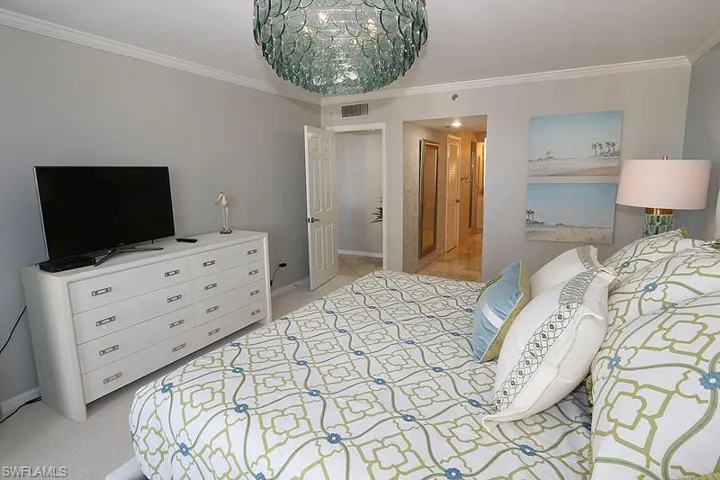 4251  Gulf Shore N BLVD, Naples, FL 34103
