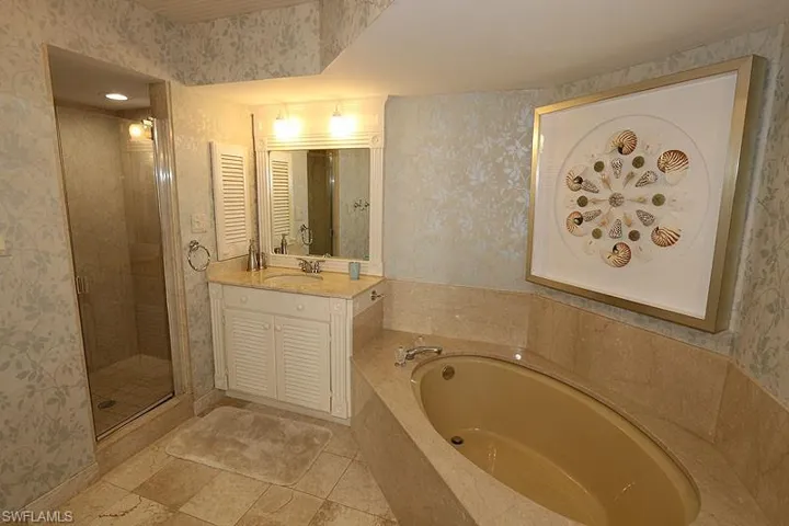4251  Gulf Shore N BLVD, Naples, FL 34103