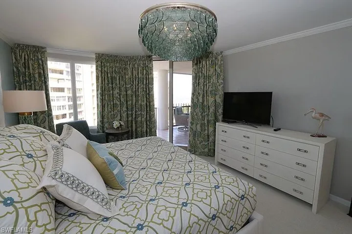 4251  Gulf Shore N BLVD, Naples, FL 34103
