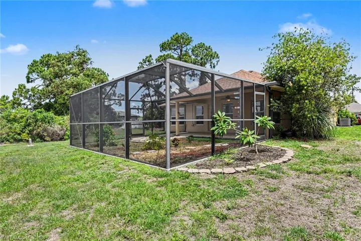 1006 Ne 33rd St, Cape Coral, Florida 33909