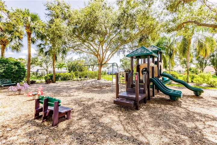 11114  Longshore W WAY, Naples, FL 34119