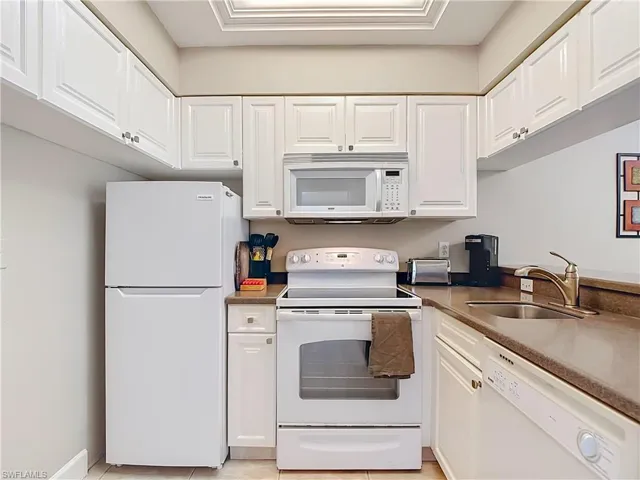 3323 Olympic Dr 716, Naples, Florida 34105