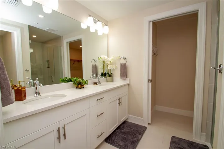 262 Indies Dr 101, Naples, Florida 34114