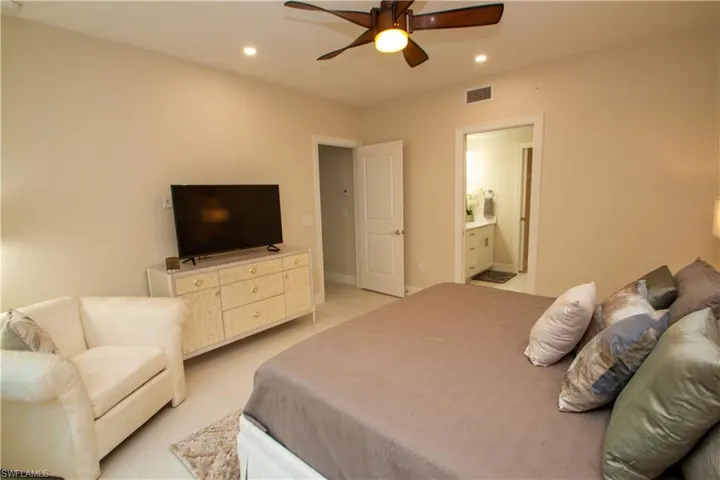 262 Indies Dr 101, Naples, Florida 34114