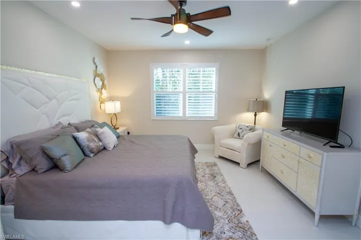 262 Indies Dr 101, Naples, Florida 34114