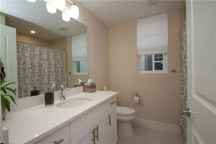 262 Indies Dr 101, Naples, Florida 34114