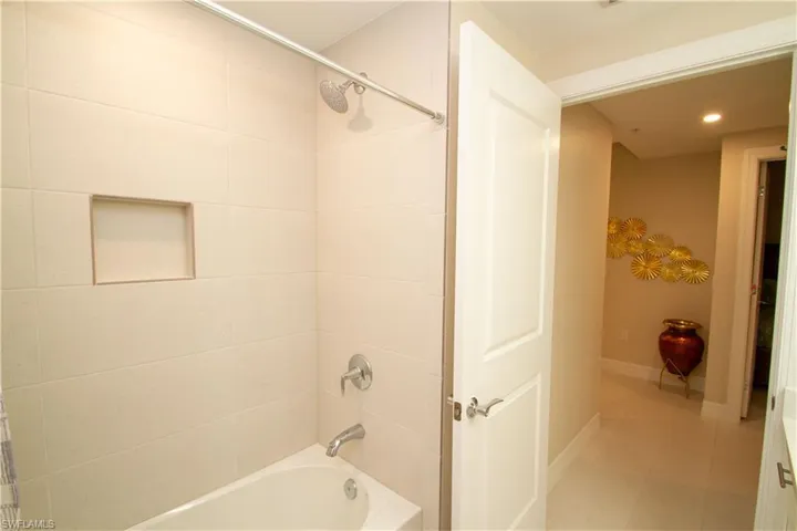 262 Indies Dr 101, Naples, Florida 34114