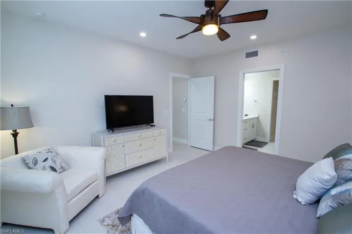 262 Indies Dr 101, Naples, Florida 34114