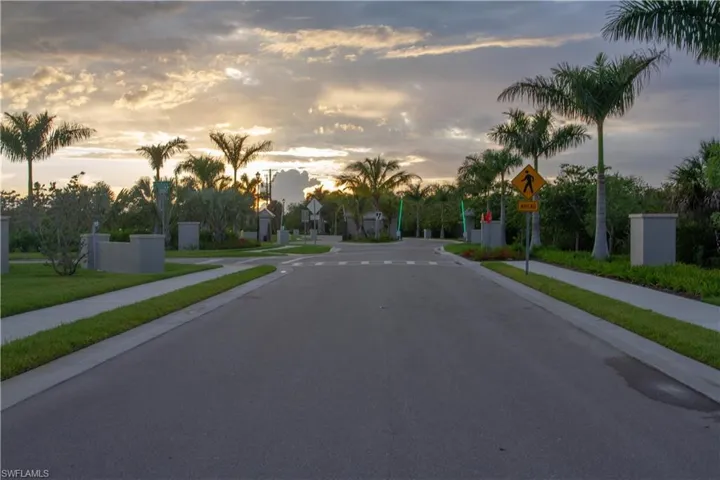 262 Indies Dr 101, Naples, Florida 34114