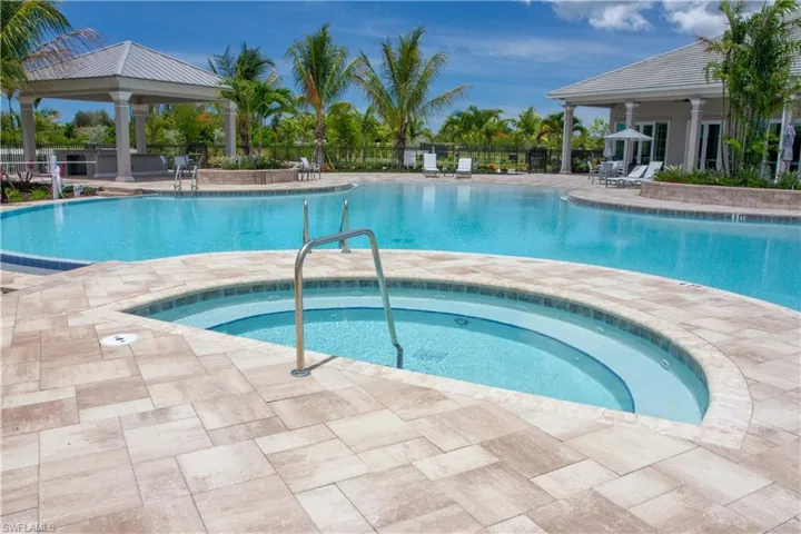 262 Indies Dr 101, Naples, Florida 34114