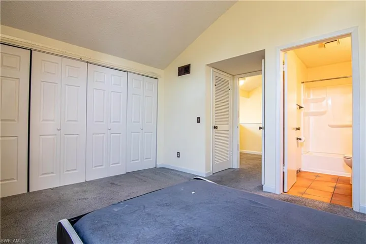 En Suite primary full bathroom