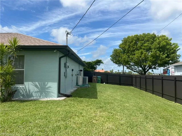 125 NW 6th  PL, Cape Coral, FL 33993
