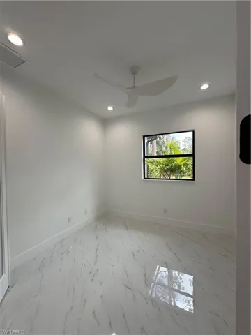 Empty room with ceiling fan