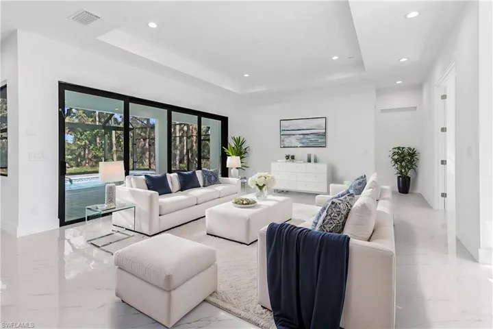 VIRTUAL STAGING AI