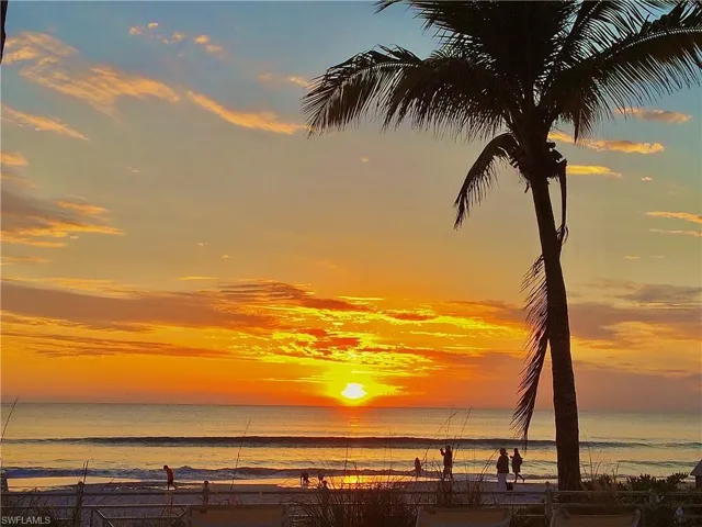 Floridian Club Beach