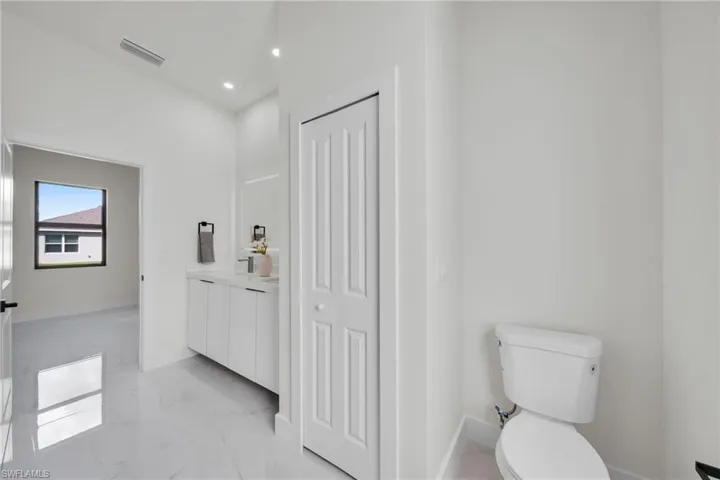 2903 Nw 3rd St, Cape Coral, Florida 33993