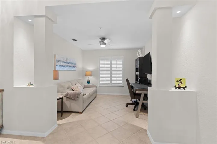 1930  Willow Bend  CIR, Naples, FL 34109