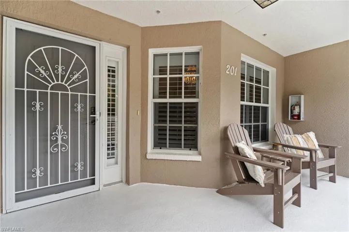 1930  Willow Bend  CIR, Naples, FL 34109