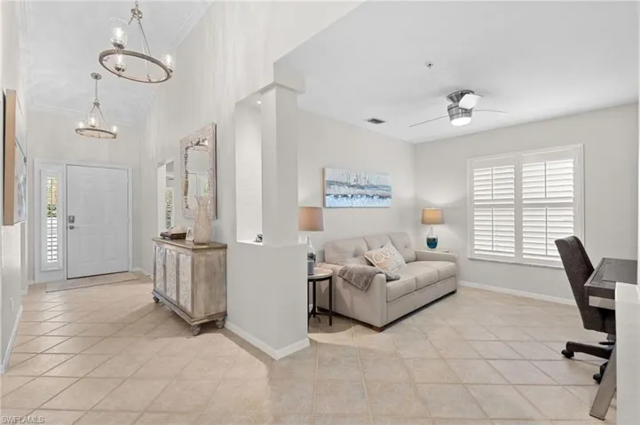 1930  Willow Bend  CIR, Naples, FL 34109