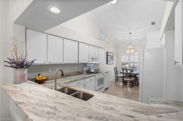 1930  Willow Bend  CIR, Naples, FL 34109