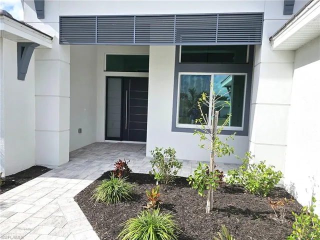 New plants and mulch