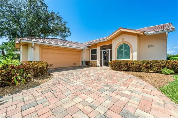 12831  Yacht Club  CIR, Fort Myers, FL 33919