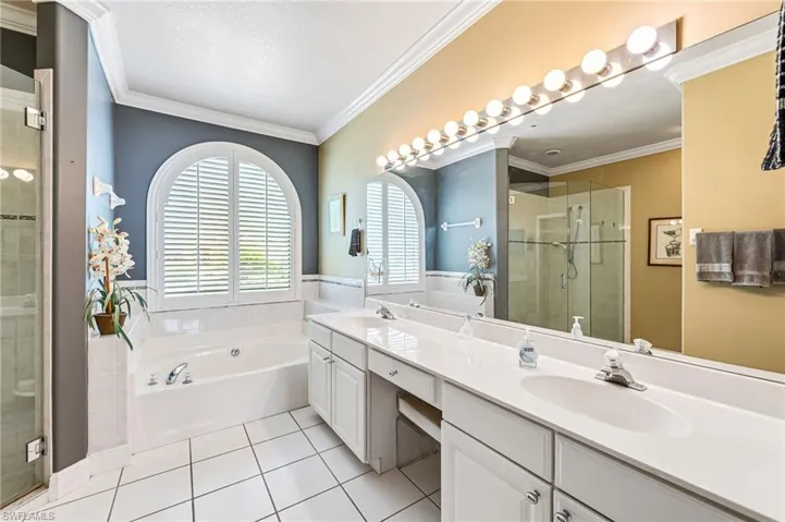 12831  Yacht Club  CIR, Fort Myers, FL 33919