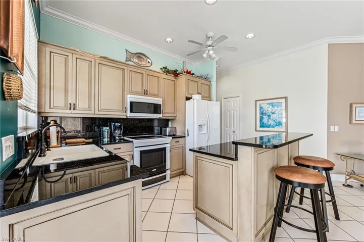 12831  Yacht Club  CIR, Fort Myers, FL 33919