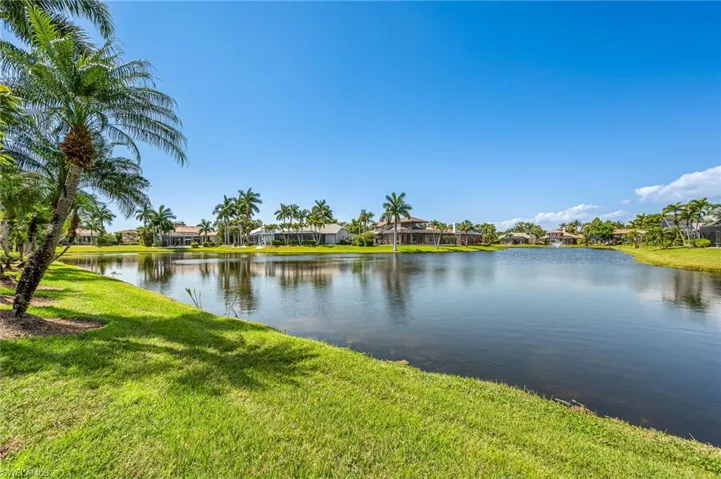 12831  Yacht Club  CIR, Fort Myers, FL 33919