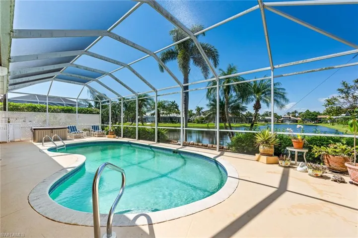 12831  Yacht Club  CIR, Fort Myers, FL 33919