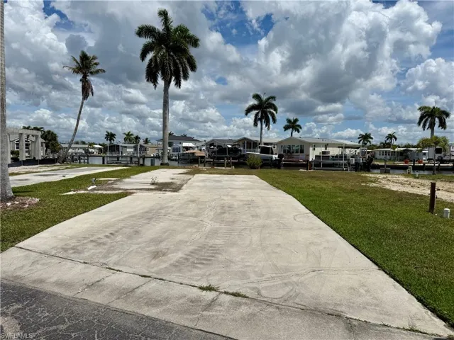 52 Doubloon Way, Fort Myers Beach, Florida 33931