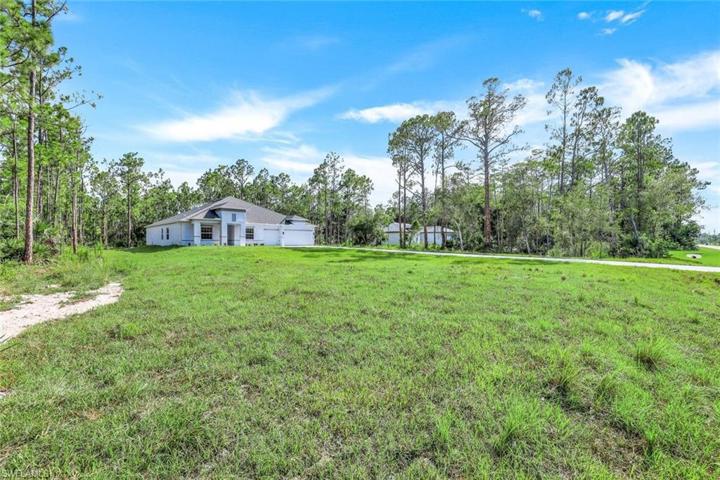2.81 Acres Uplands lot.